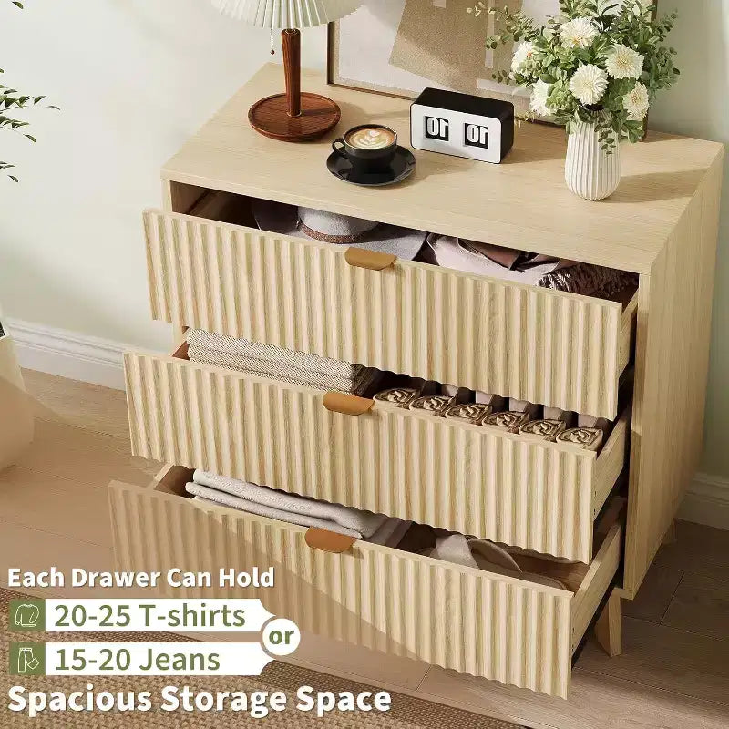 Commode 3 tiroirs cannelée Chêne, commode moderne avec poignées métalliques, pour 1 personne