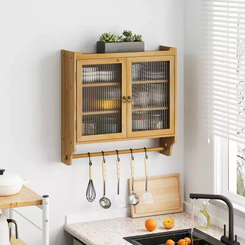 Meuble haut mural beige à double porte avec portes en verre et porte-serviettes, assemblage par 1 personne