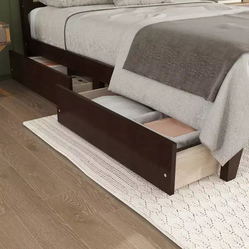 Lit plateforme avec tête de lit en rotin naturel, coloris Expresso / Chêne blanc – Double / Grand / Très grand